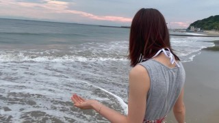 女子大生と水着で海デート♡ビーチでリアル露出ハメ撮り！人が来てパニック汗(前半)RYO＆YUU♡ 素人カップル/個人撮影/スマホ/野外露出/フェラ/10代/美少女/パイパン/スタイル抜群/色白/中出し