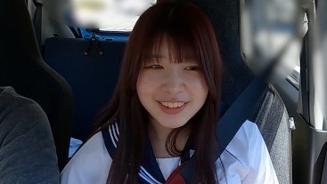 女子アナ志望かすみちゃん①セーラー服着せて車内でペロペロフェラと乳首舐め手コキ、運転中もペロペロしこしこ！